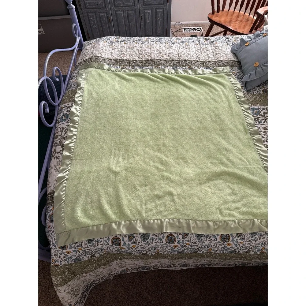 Baby‎ Blanket with Wide Satin Trim Border 35x35